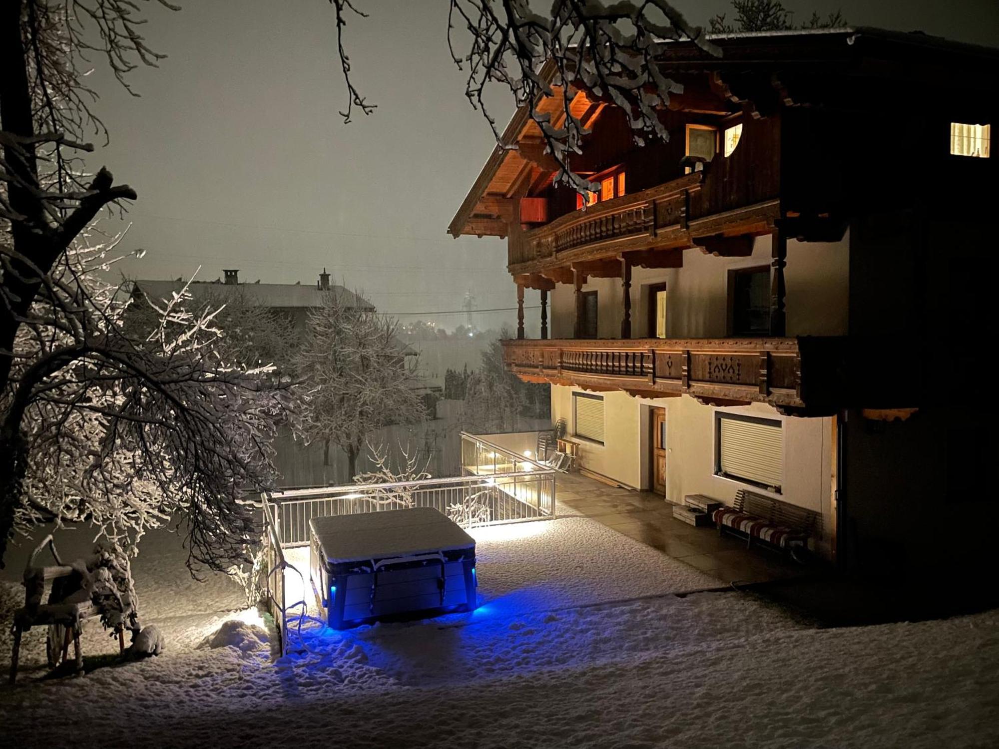 Apart Moidl Mit Privatem Pool Hart im Zillertal Exterior photo