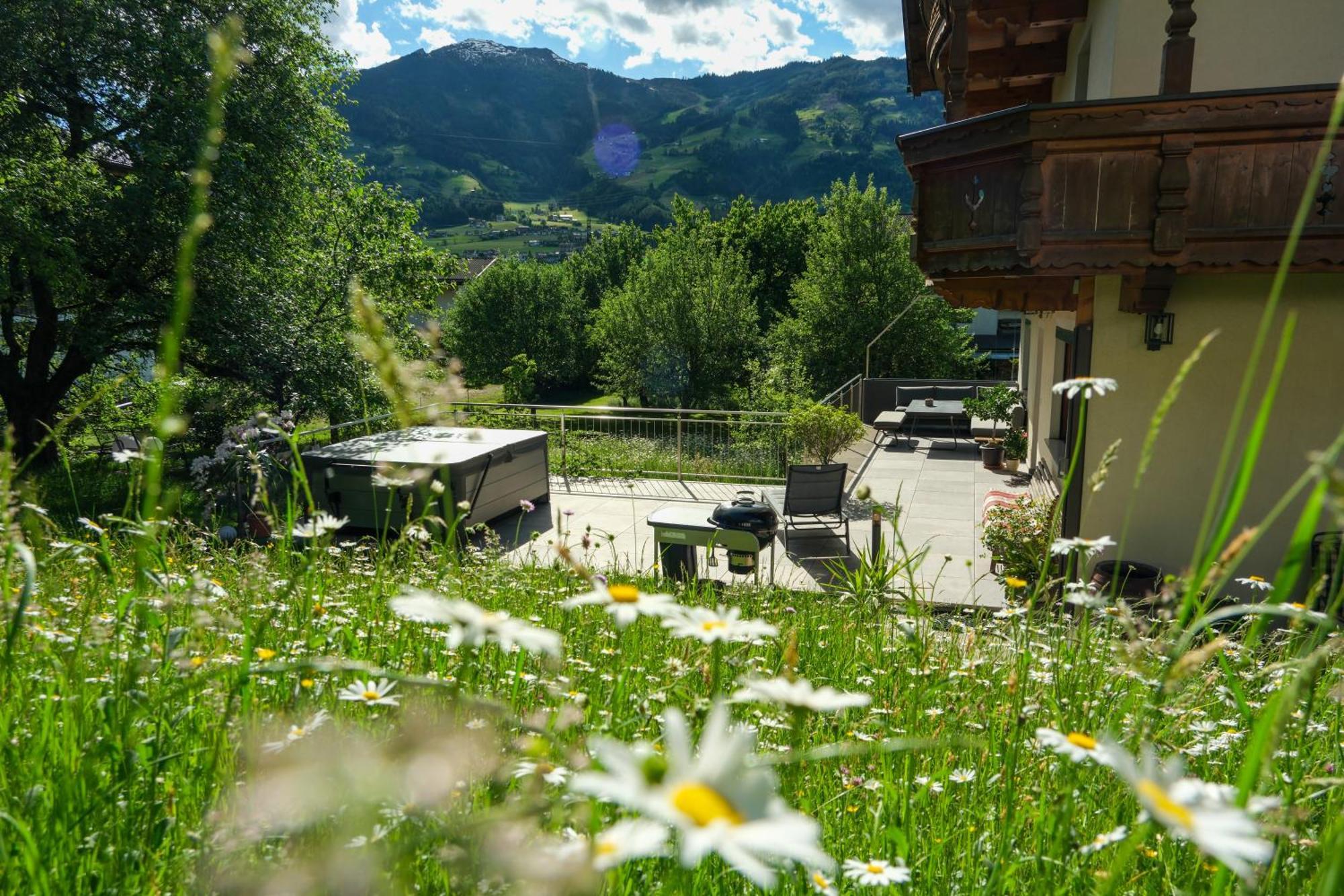Apart Moidl Mit Privatem Pool Hart im Zillertal Exterior photo